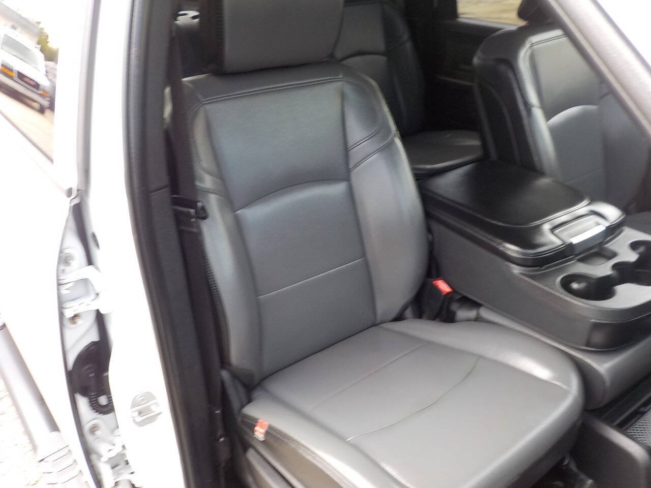 Used 2022 RAM 2500 Tradesman w/ Chrome Appearance Group AWD/4WD image 27