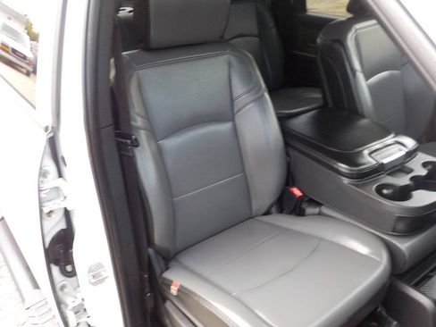 Used 2022 RAM 2500 Tradesman w/ Chrome Appearance Group AWD/4WD image 27