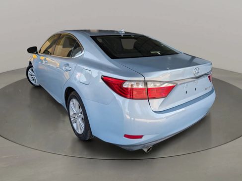 Used 2013 Lexus ES 350 w/ Luxury Pkg FWD image 3