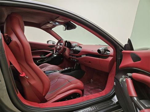 Used 2020 Ferrari F8 Tributo image 22