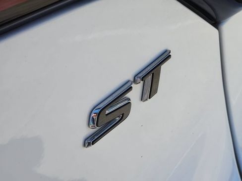 Used 2024 Buick Encore GX Sport Touring w/ Advanced Technology Package FWD image 12