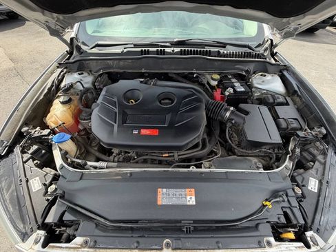 Used 2016 Ford Fusion SE w/ Equipment Group 202A AWD/4WD image 25