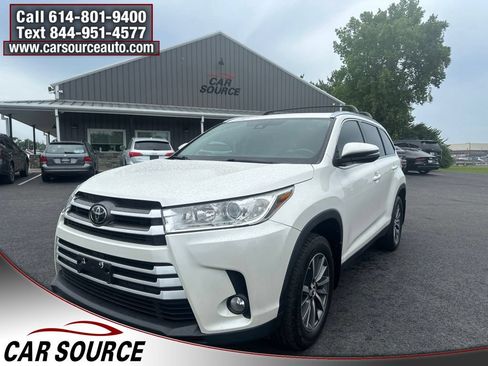 Used 2019 Toyota Highlander XLE AWD/4WD image 1