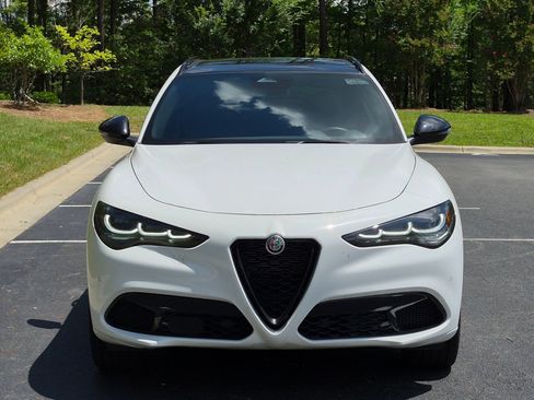 Used 2025 Alfa Romeo Stelvio Tributo Italiano w/ Driving Assist Package AWD/4WD image 28