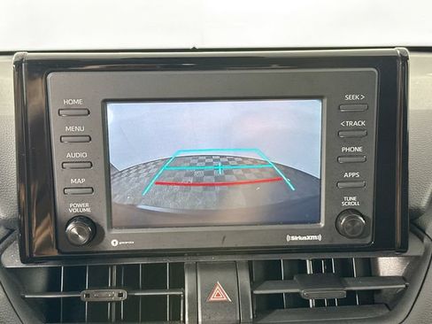 Used 2021 Toyota RAV4 LE AWD/4WD image 12