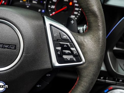 Used 2021 Chevrolet Camaro ZL1 RWD image 27
