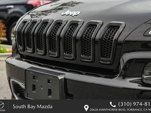 Used 2017 Jeep Cherokee Limited FWD image 5
