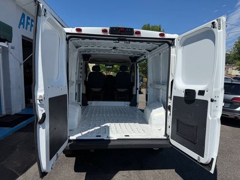 Used 2022 RAM ProMaster 1500 w/ Driver Convenience Group FWD image 17