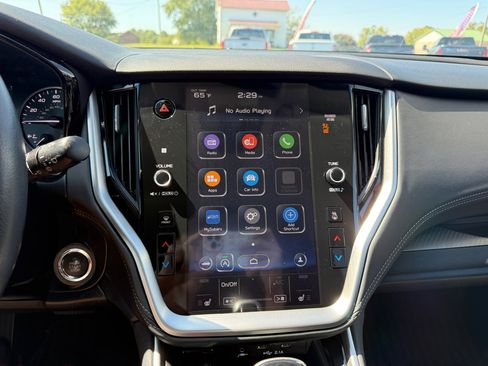 Used 2022 Subaru Outback Premium image 15