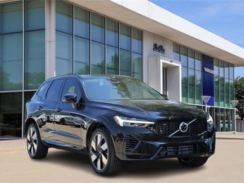 Certified 2025 Volvo XC60 T8 Plus w/ Protection Package Premier image 2