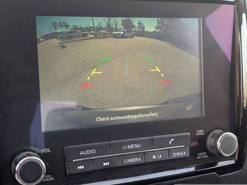 Used 2022 Nissan Frontier SV image 23