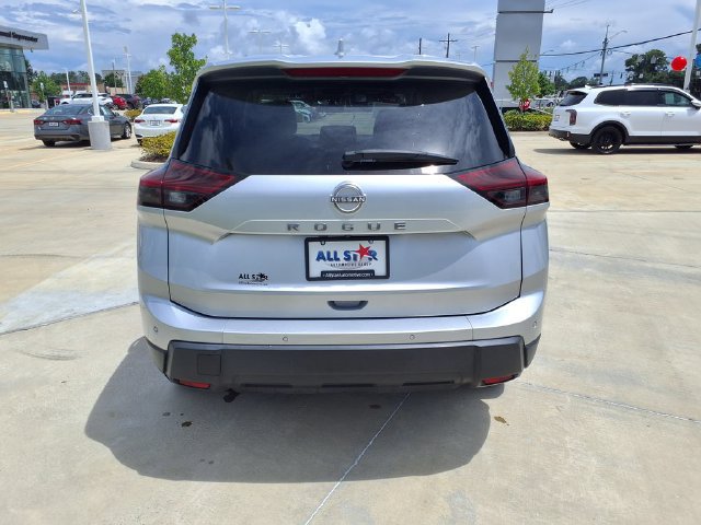 Used 2024 Nissan Rogue S FWD image 5