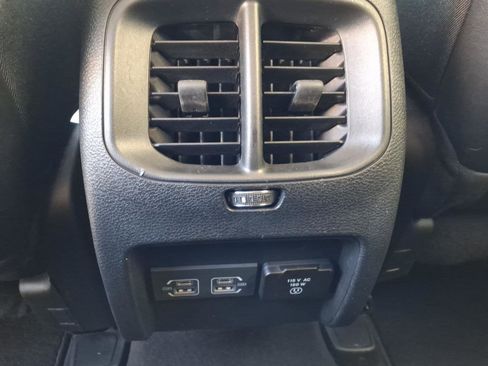 Used 2022 Jeep Cherokee Limited image 13