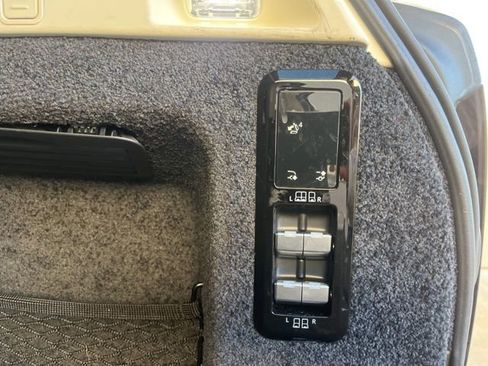 Used 2025 Land Rover Range Rover Long Wheelbase SE image 14