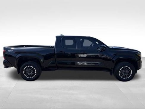 Used 2024 Toyota Tacoma TRD Sport w/ TRD Sport Premium Package AWD/4WD image 8