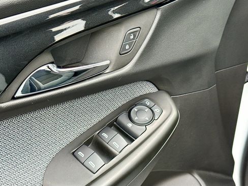 Used 2025 Chevrolet TrailBlazer LT image 8