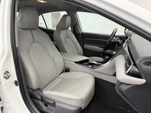 Used 2020 Toyota Camry SE FWD image 26