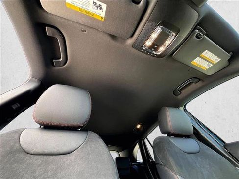 Used 2025 Mercedes-Benz GLA 250 image 17