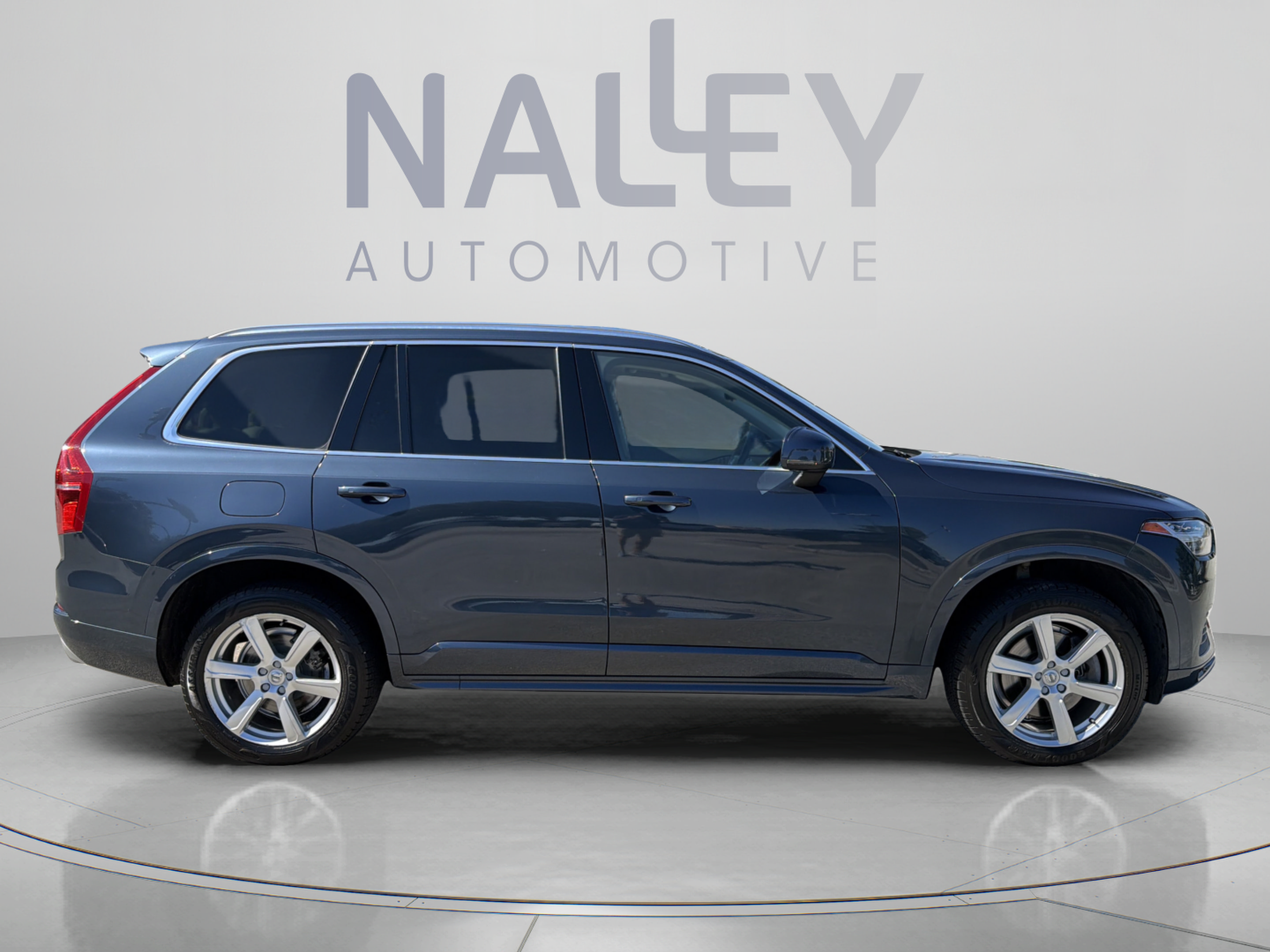 Used 2020 Volvo XC90 T6 Momentum AWD/4WD image 6