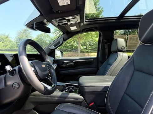 Used 2025 Chevrolet Tahoe Premier w/ Sun And Tow Package AWD/4WD image 15