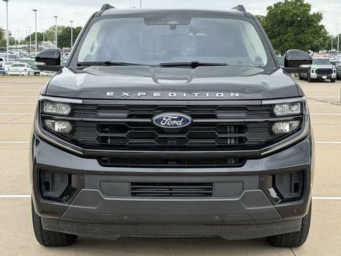 Used 2025 Ford Expedition Active AWD/4WD image 8