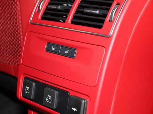 Used 2024 Jaguar F-PACE SVR image 21