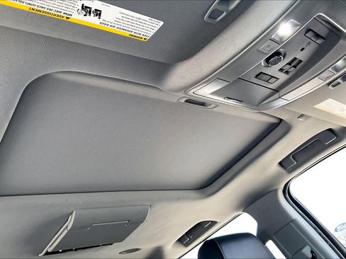 Used 2017 Chevrolet Suburban Premier image 14