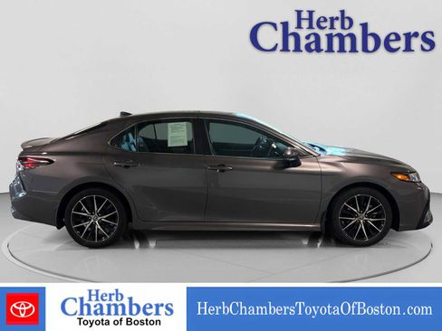 Used 2023 Toyota Camry SE w/ Cold Weather Package AWD/4WD image 10