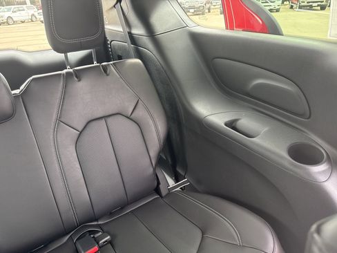 New 2026 Chrysler Pacifica Select image 30