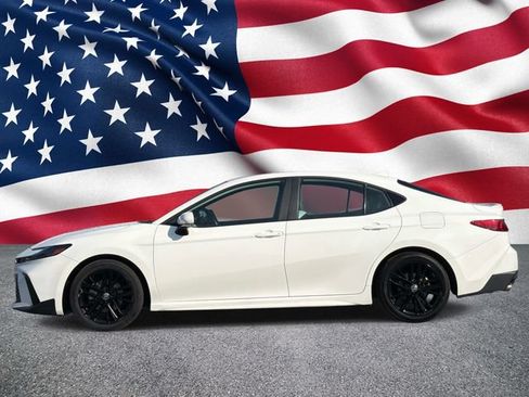 Used 2025 Toyota Camry SE FWD image 10