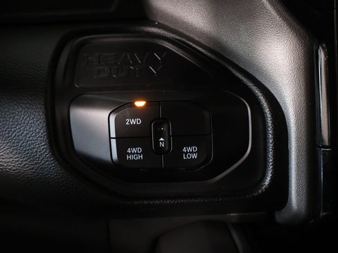 Used 2026 RAM 2500 Laramie AWD/4WD image 9