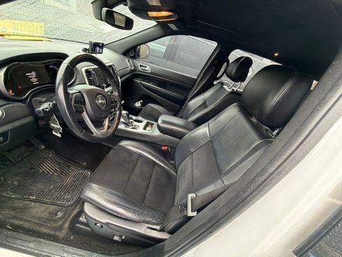 Used 2018 Jeep Grand Cherokee Altitude image 6