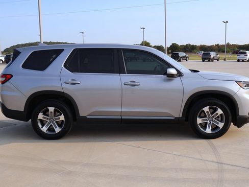 Used 2023 Honda Pilot EX-L image 5