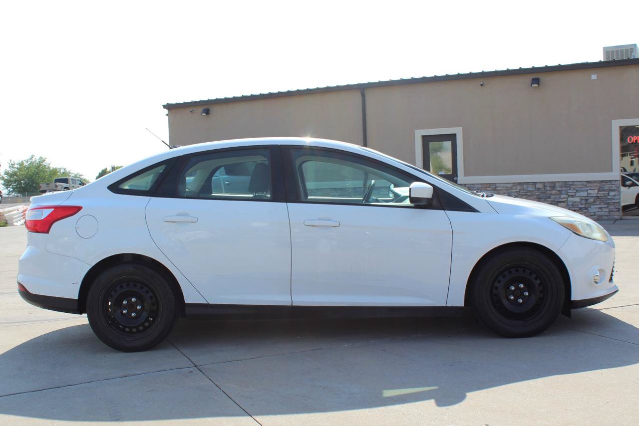 Used 2012 Ford Focus SE FWD image 28