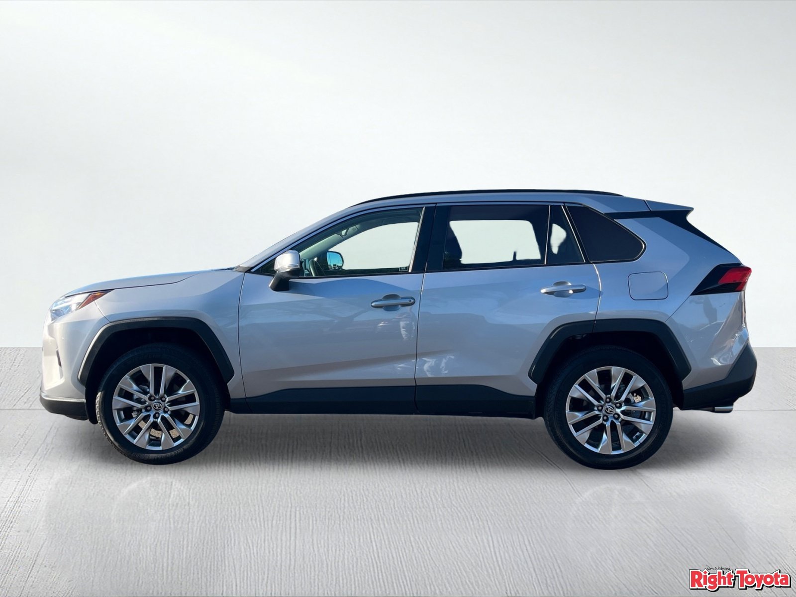 Certified 2025 Toyota RAV4 XLE Premium AWD/4WD image 4