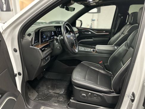 Used 2023 Cadillac Escalade Premium Luxury w/ Performance Package image 12