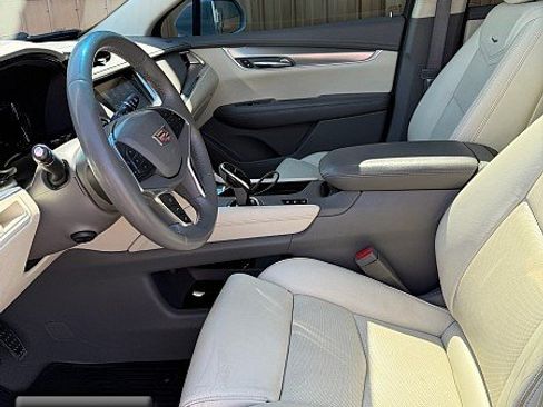 Used 2017 Cadillac XT5 Luxury w/ Driver Awareness Package AWD/4WD image 1