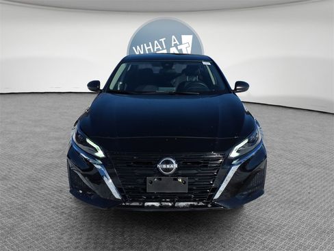 Used 2025 Nissan Altima 2.5 S image 9