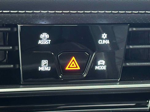 Used 2024 Volkswagen Atlas SE w/ Black Wheel Package AWD/4WD image 15