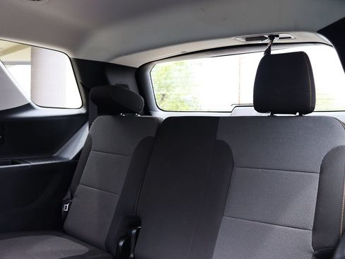 Used 2021 Chevrolet Traverse LT FWD image 37