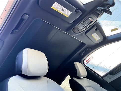 Certified 2025 Porsche Cayenne E-Hybrid Coupe AWD/4WD image 27