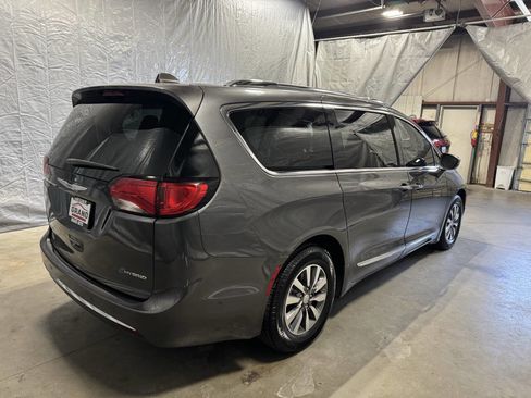 Used 2020 Chrysler Pacifica Limited w/ Advanced Safetytec Group image 6