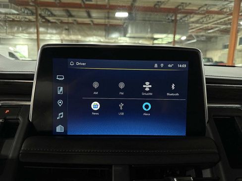 Used 2023 Chevrolet Suburban LT w/ Luxury Package image 22