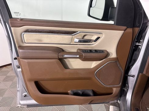 Used 2019 RAM 1500 Laramie AWD/4WD image 15
