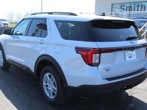 New 2026 Ford Explorer Active AWD/4WD image 5