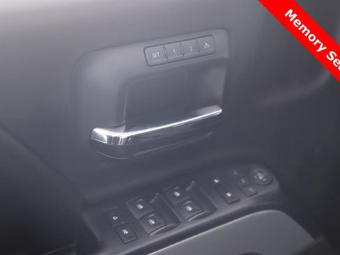 Used 2016 Chevrolet Silverado 1500 LTZ Z71 w/ LTZ Plus Package AWD/4WD image 19