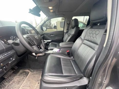 Used 2024 Nissan Frontier SL w/ Technology Package image 3