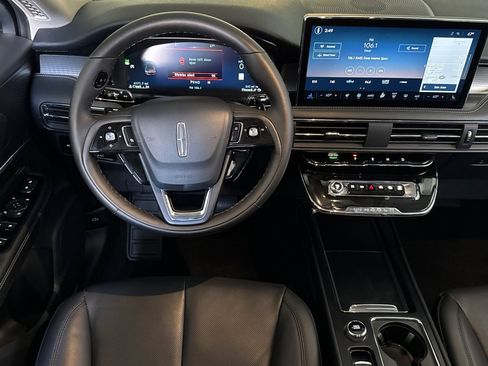Used 2025 Lincoln Corsair AWD w/ Equipment Group 101A image 14
