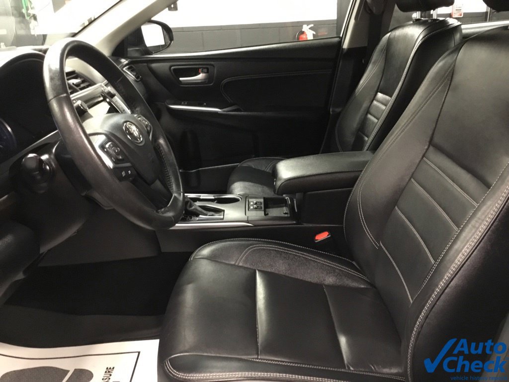 Used 2017 Toyota Camry XLE w/ Moonroof Package FWD image 24