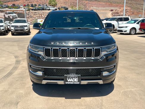 Used 2024 Jeep Wagoneer L Series II w/ Flexible Seating Group AWD/4WD image 15